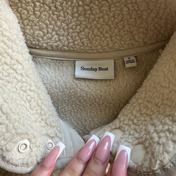 Aritzia Sunday best fleece button up - Picture 3 of 3